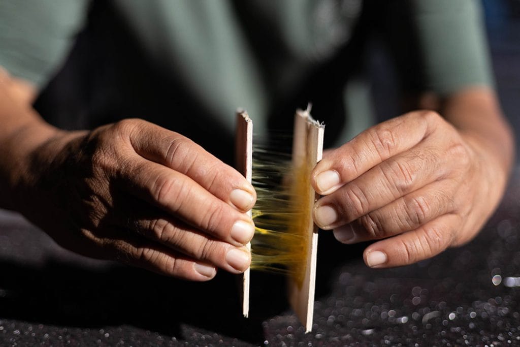 چسب ها از چه موادی ساخته می شوند؟